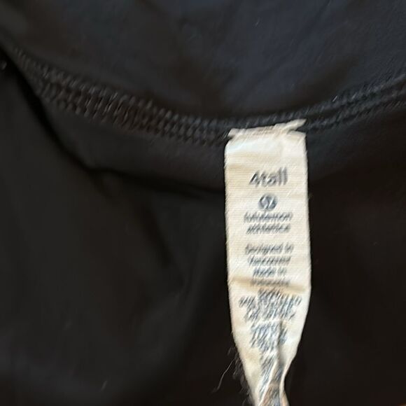 Lululemon sz 4 Tall Pace Setter black running skirt with inner spandex shorts - Picture 6 of 6